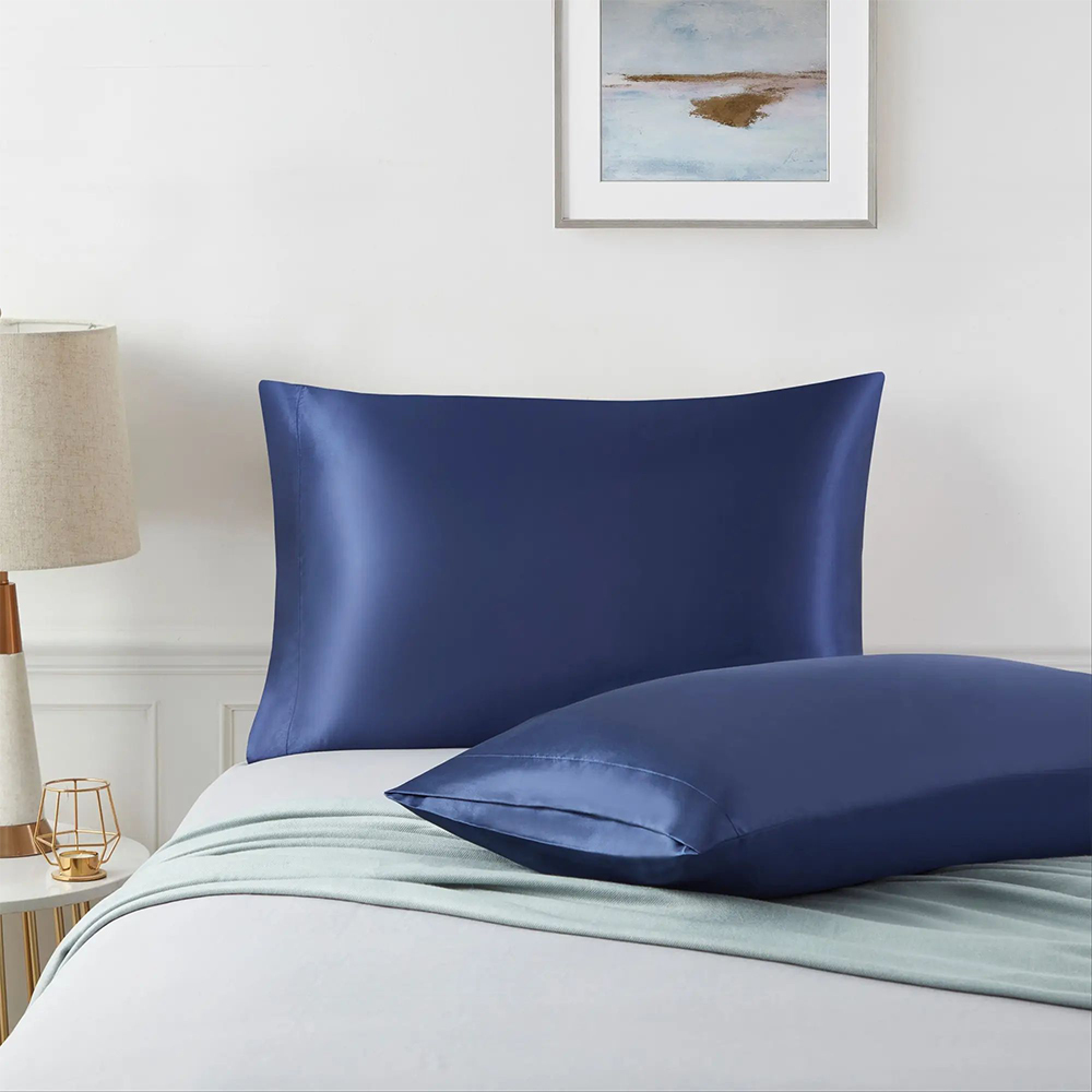 Bløde og glatte faste satinpudebetræk