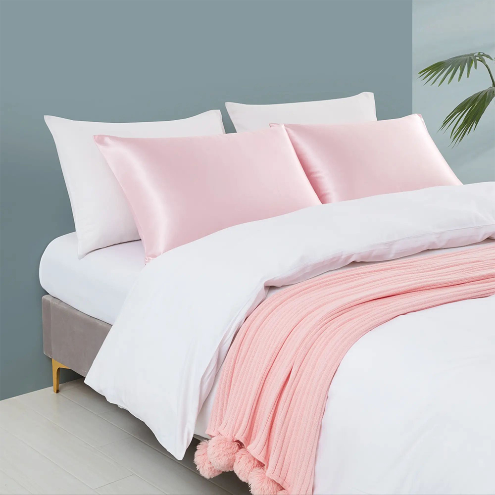 Bløde og glatte faste satinpudebetræk